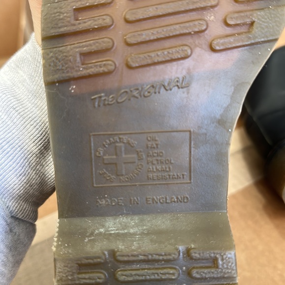Dr. Martens like new, worn only a few times. - Picture 3 of 7